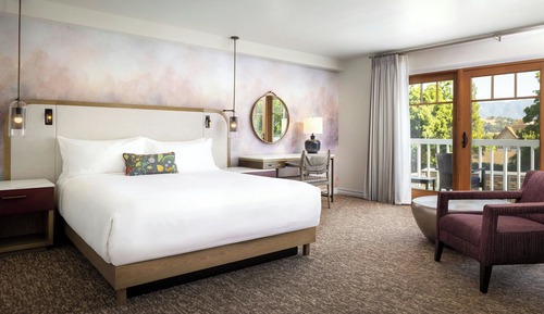 Suite, 1 cama de matrimonio grande con sofá cama, vistas a la piscina