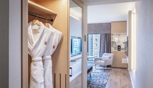 Habitación Club, 1 cama de matrimonio grande, Acceso al salón del club