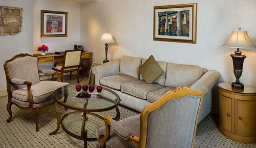 Suite junior, 1 cama de matrimonio grande, vistas a la ciudad