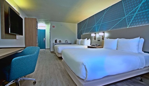 Habitación estándar, 2 camas de matrimonio, accesible para personas con discapacidad (Bathtub)