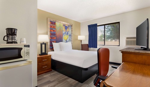 Habitación, 1 cama de matrimonio, no fumadores (Mobility Bath Tub w/Grab Bars)