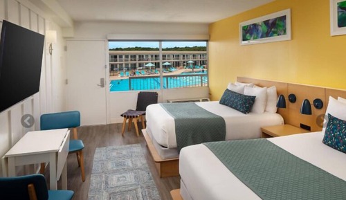 Habitación, 2 camas dobles, vistas al patio