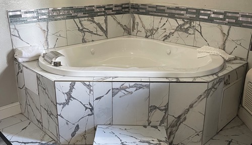 Premier Suite, 1 King Bed with Sofa bed, Whirl pool, Fireplace, Non Smoking