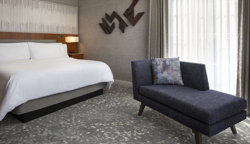 Habitación Deluxe, 1 cama de matrimonio grande con sofá cama, no fumadores (Hearing Accessible)