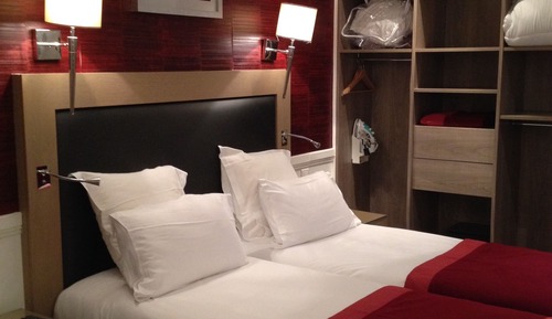 Habitación superior con 1 cama doble o 2 individuales