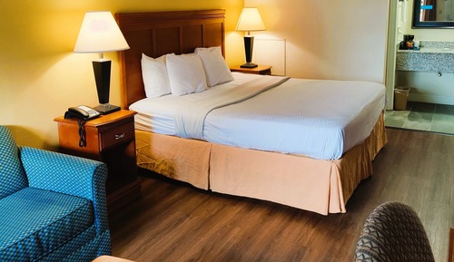 Habitación, 1 cama de matrimonio grande, frigorífico y microondas