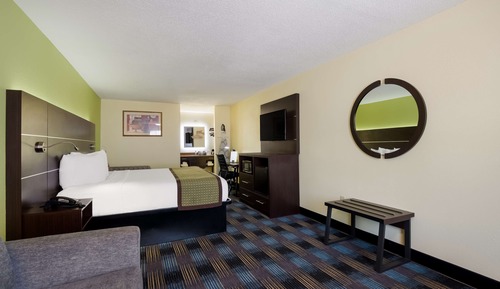 Suite, 1 cama de matrimonio grande, no fumadores, frigorífico y microondas (with Sofabed)