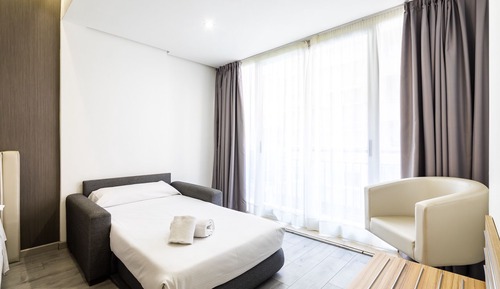 Habitación triple familiar (2 Adults + 1 Child)