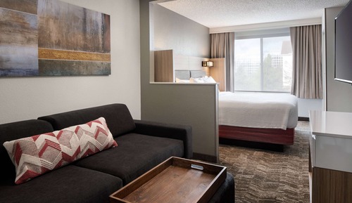 Habitación, 1 cama de matrimonio grande con sofá cama (Mobility Tub)