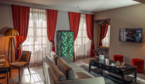 Suite Signature