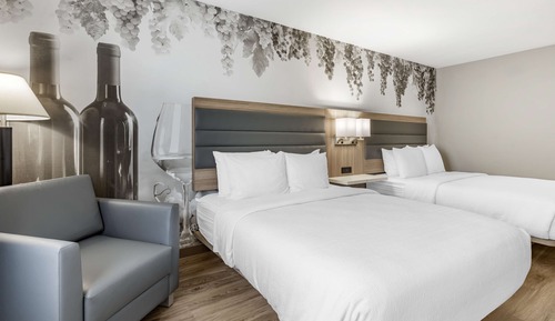 Habitación estándar, 2 camas de matrimonio, accesible para personas con discapacidad, bañera