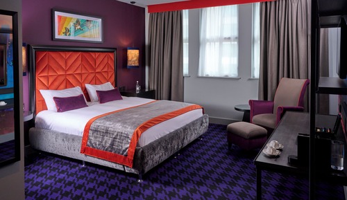 Habitación Club con 2 camas individuales