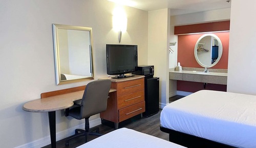 Habitación estándar, 2 camas de matrimonio, fumadores, frigorífico y microondas