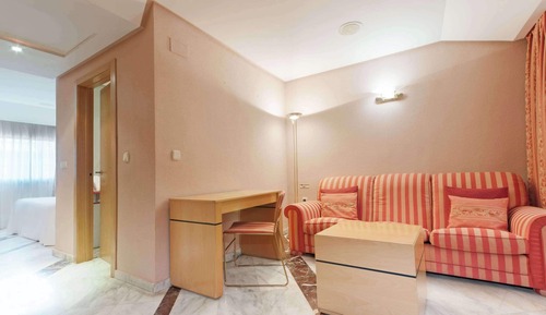 Habitación superior, 1 cama de matrimonio grande (Con salon)