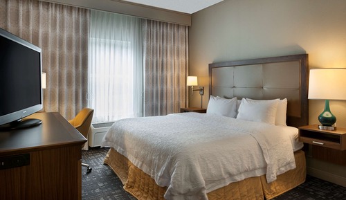 Suite, 1 cama de matrimonio grande, no fumadores (Mobility & Hearing, Roll-in Shower)