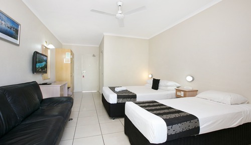 Habitación con 2 camas individuales, balcón