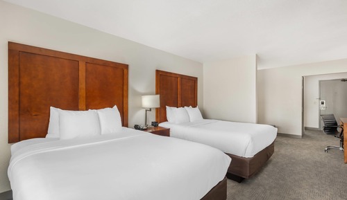 Suite (2 Queen bed with Sofabed, Non Smoking)