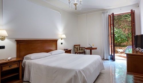 Habitación económica con 1 cama doble o 2 individuales