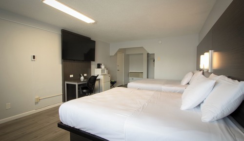 2 Queen Beds Smoking