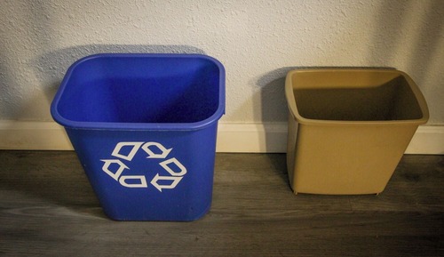 Eco Delight: King Bed Smoking