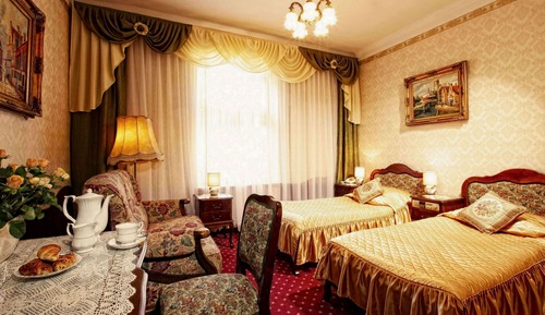 Habitación Confort con 1 cama doble o 2 individuales