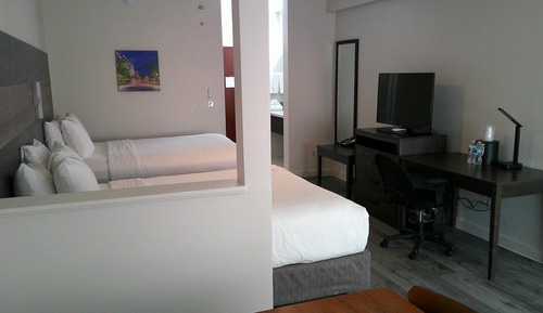 Suite, 2 camas de matrimonio, no fumadores, en esquina (Living Room)