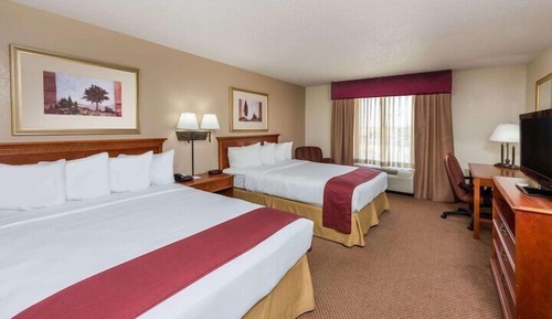Deluxe Queen Room - Disability Access/Non-Smoking