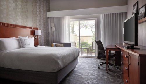 Habitación ejecutiva, 1 cama de matrimonio grande (Mobility/Hearing Access, Roll-in Shwr)