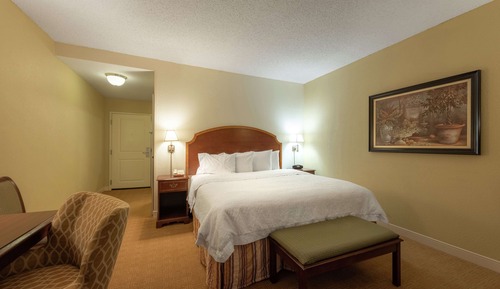 Ejecutiva, matrimonial grande, no fumad.