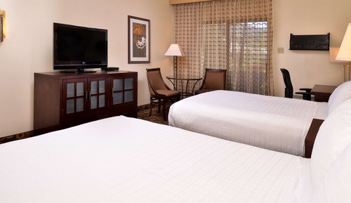 Habitación estándar, 2 camas dobles, accesible para personas con discapacidad, bañera