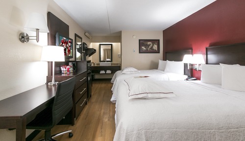 Habitación Premium, 2 camas dobles (Upgraded Bedding & Snack, Smoke Free)