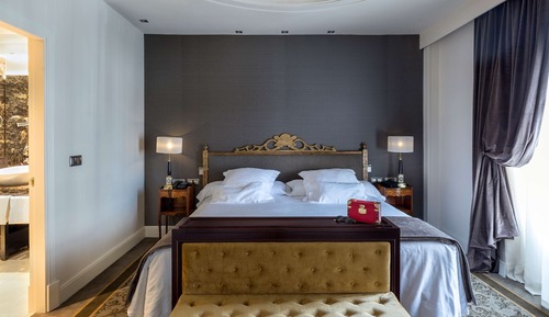 Luxury Suite "The Wellington Club" Access