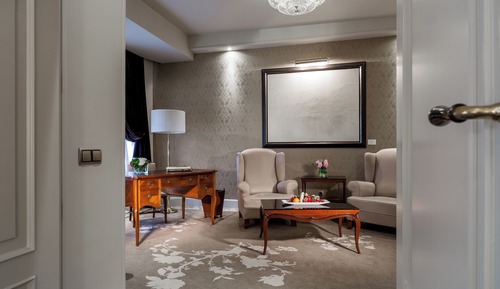 Suite Courtyard "The Wellington Club" Access