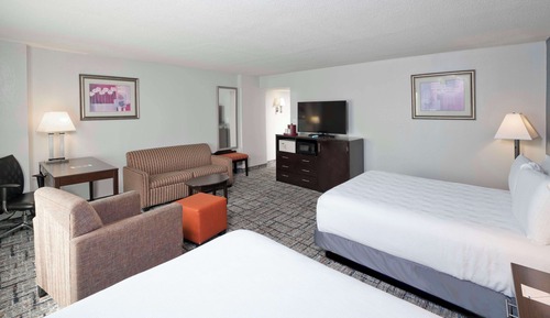 Suite junior (2 Queen Beds with Sofa bed)