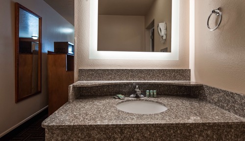 Habitación estándar, 1 cama de matrimonio grande, no fumadores, frigorífico y microondas