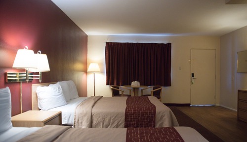 Habitación Deluxe, 2 camas de matrimonio, accesible para personas con discapacidad (Roll-In Shower)