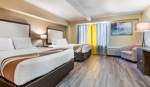 Habitación, 2 camas de matrimonio, accesible para personas con discapacidad, no fumadores (Upgrade)