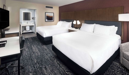 Habitación, 2 camas de matrimonio, vistas a la piscina