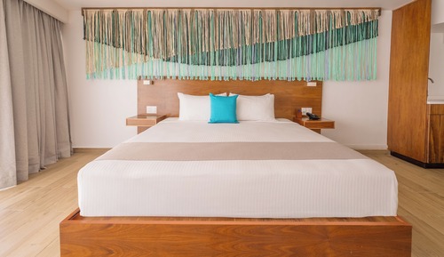 Royal Suite King Partial Ocean View