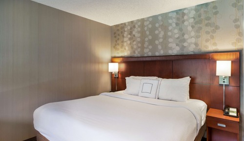 Habitación Deluxe, 1 cama de matrimonio grande con sofá cama (Mobility - Tub)