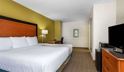 Habitación, 1 cama de matrimonio grande, no fumadores (Mobility/Hearing/Roll-In Shower)