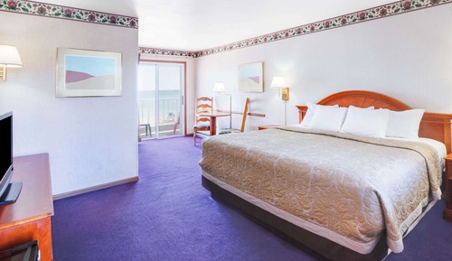 Habitación Deluxe, 1 cama de matrimonio grande, bañera de hidromasaje, vistas al lago