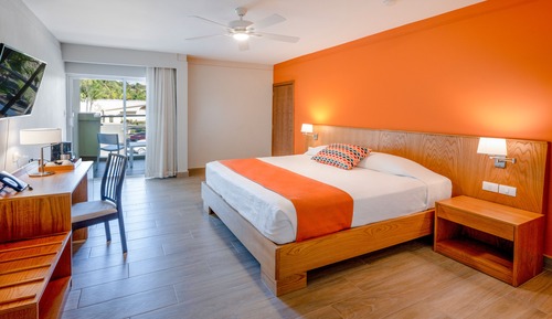 Habitación superior, 1 cama de matrimonio grande, balcón, vistas al jardín