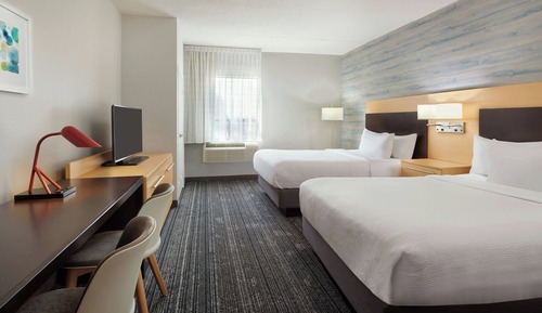 Estudio, 2 camas de matrimonio