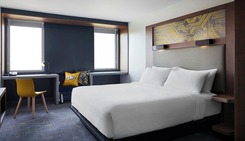 Habitación, 1 cama de matrimonio grande, no fumadores (Mobility/Hearing Access, Roll-in Shwr)