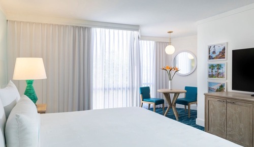 Habitación estándar, 1 cama de matrimonio grande, ducha adaptada (Roll-In Shower)