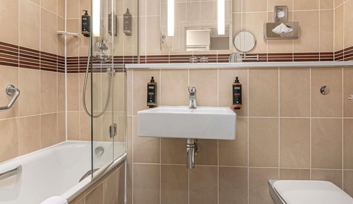 Habitación clásica con 2 camas individuales, 1 cama doble