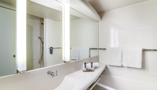 Habitación clásica con 2 camas individuales, varias camas