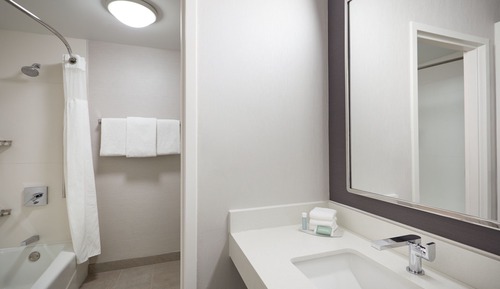 Habitación, 2 camas de matrimonio (Hearing Accessible)