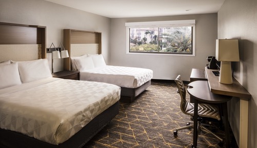 Habitación estándar, 2 camas de matrimonio (Top Floor)